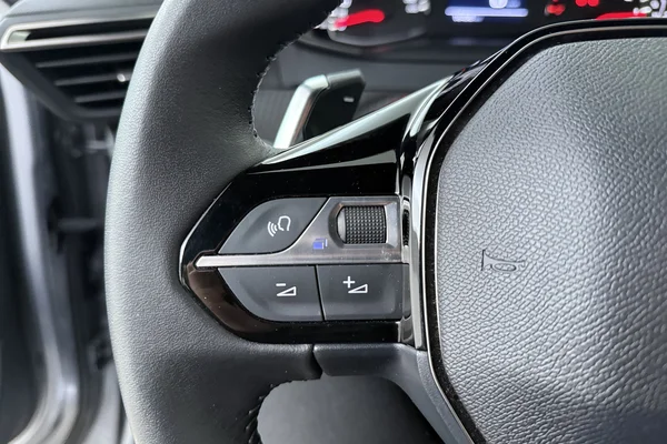 Peugeot 2008 (2025) — foto 6 van 17