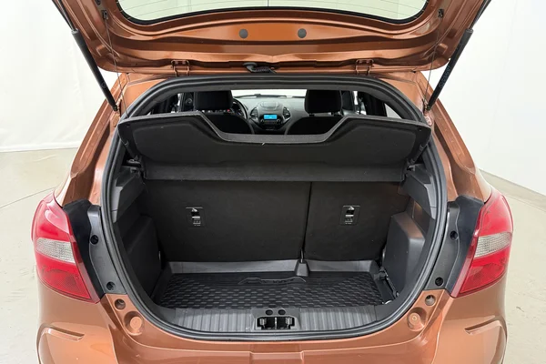 Ford Ka+ Active (2019) — foto 14 van 18