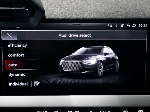 AUDI A3 Sportback PHEV (2024) — foto 20 van 31