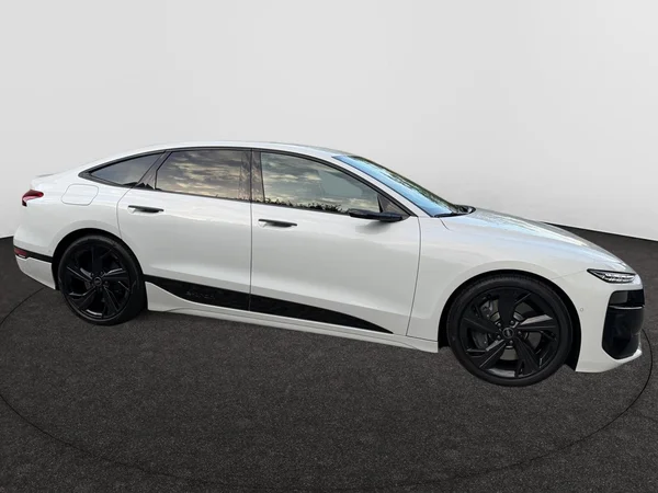 AUDI S6 Sportback e-tron (2026) — foto 18 van 22