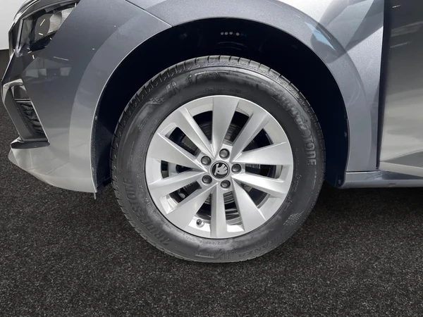 SKODA Kamiq (2026) — foto 3 van 11