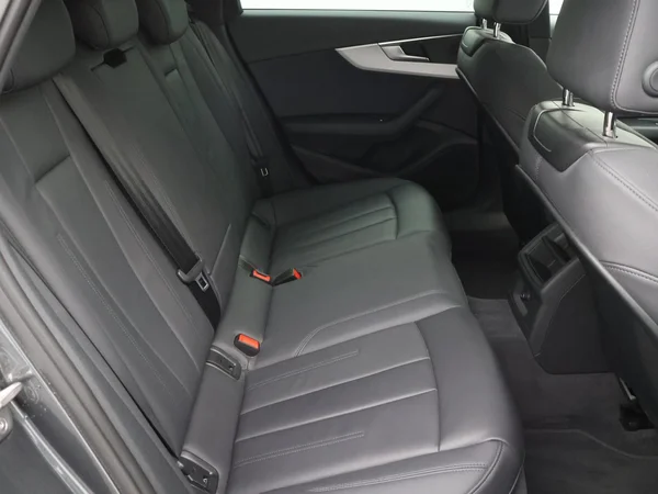 AUDI A4 Avant (2023) — foto 25 van 26