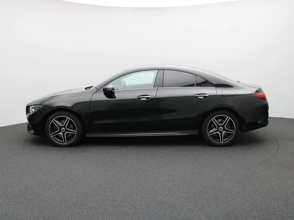 Mercedes-Benz CLA (2024) — foto 22 van 27