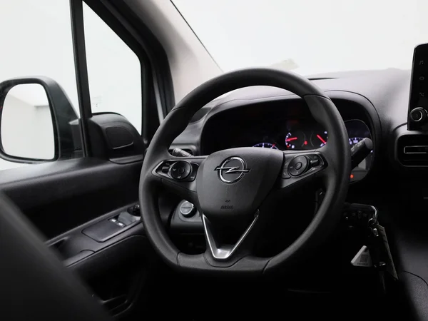 Opel Combo Life (2023) — foto 24 van 35