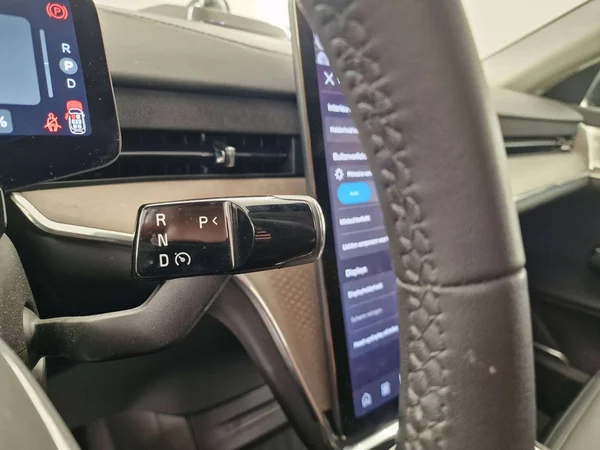 Volvo EX90 (2025) — foto 8 van 17