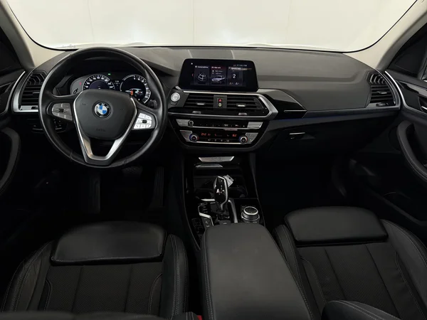 BMW X3 (2021) — foto 31 van 31