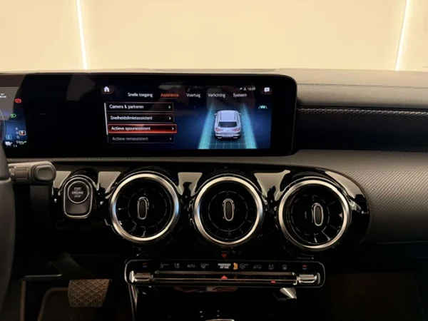 Mercedes-Benz CLA (2023) — foto 7 van 21