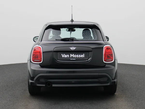 MINI One (2022) — foto 35 van 39