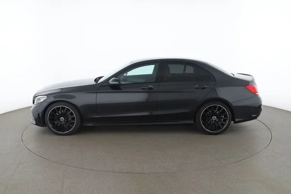 Mercedes-Benz C-Klasse (2021) — foto 9 van 16
