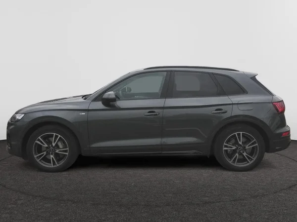 AUDI Q5 PHEV (2023) — foto 12 van 24