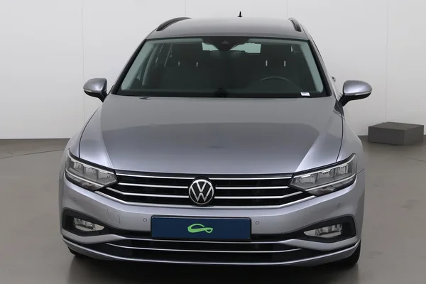Volkswagen Passat SW (2023) — foto 10 van 17