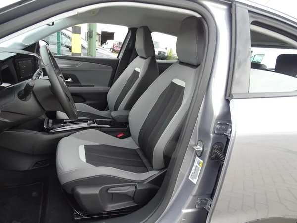 Opel Mokka-e (2024) — foto 4 van 27