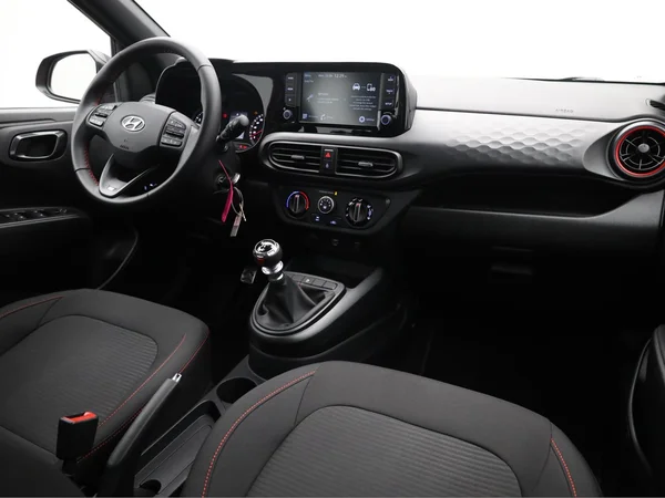 HYUNDAI i10 (2022) — foto 12 van 18