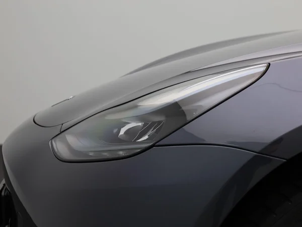 Tesla Model 3 (2022) — foto 6 van 47