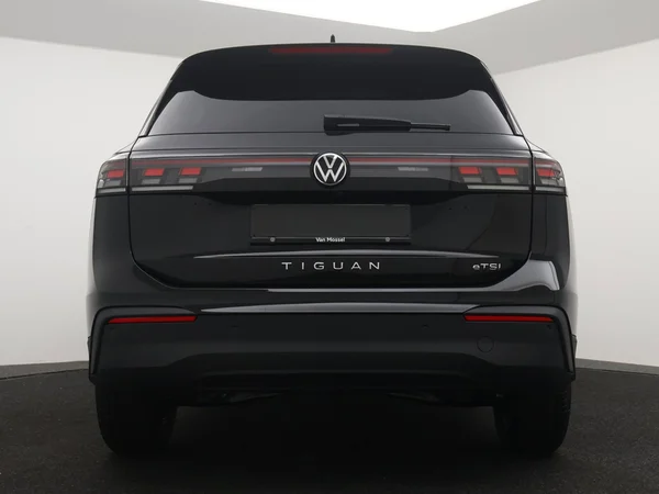 VOLKSWAGEN Tiguan (2025) — foto 16 van 21