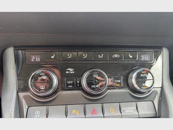 Skoda Karoq (2020) — foto 18 van 27