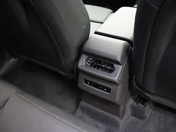 AUDI Q6 e-tron (2026) — foto 11 van 29