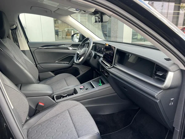 VOLKSWAGEN Tayron (2025) — foto 17 van 24