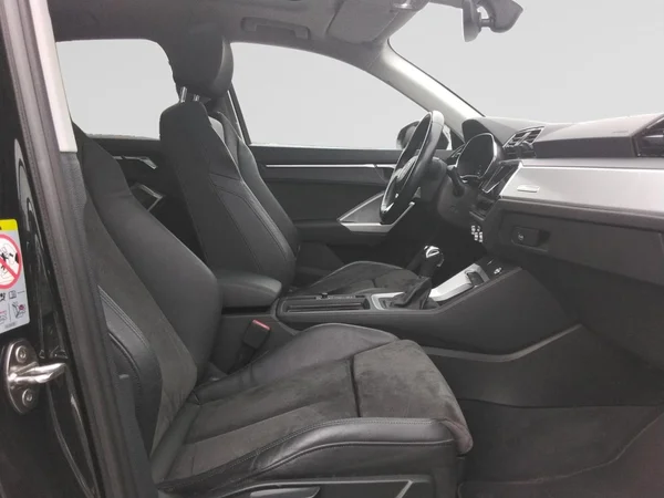 AUDI Q3 PHEV (2021) — foto 8 van 24