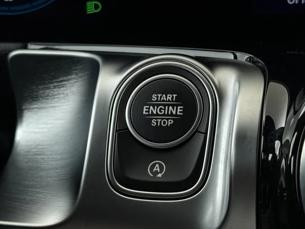 MERCEDES GLB 180 (2021) — foto 13 van 31