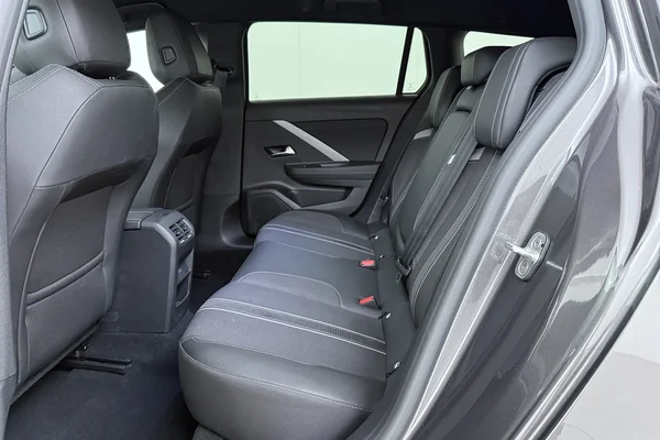 Opel Astra Sports Tourer (2025) — foto 15 van 16