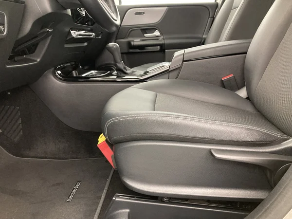 MERCEDES-BENZ B 180 (2020) — foto 30 van 36