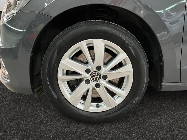 VOLKSWAGEN Touran (2025) — foto 14 van 22