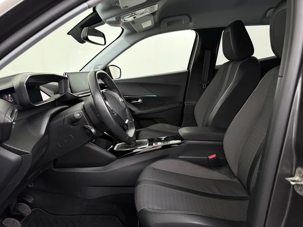 PEUGEOT 2008 (2022) — foto 2 van 27