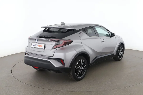 Toyota C-HR (2018) — foto 12 van 16