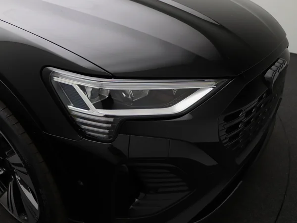 AUDI Q8 e-tron (2024) — foto 31 van 32