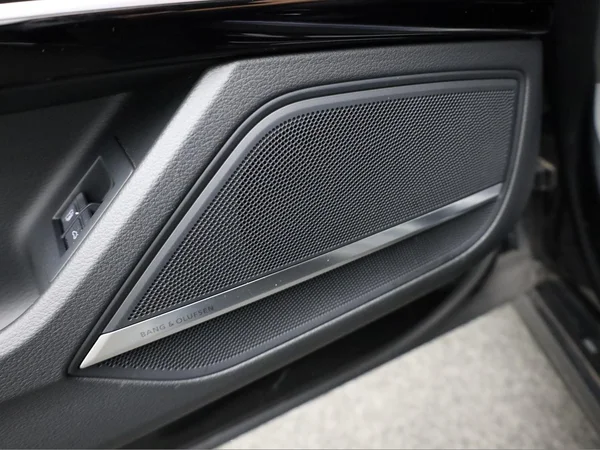 AUDI A8 Long PHEV (2023) — foto 17 van 25
