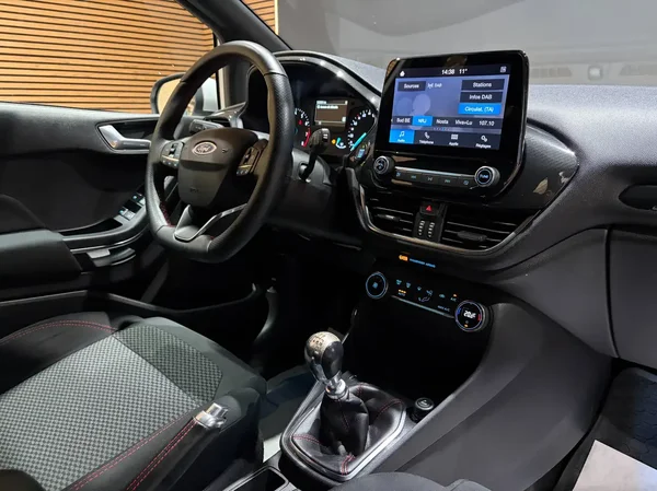Ford Fiesta (2019) — foto 8 van 24