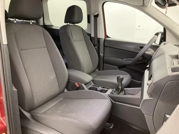 VOLKSWAGEN Caddy Maxi (2023) — foto 25 van 36