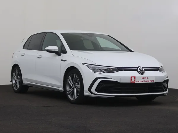VOLKSWAGEN Golf (2022) — foto 23 van 28