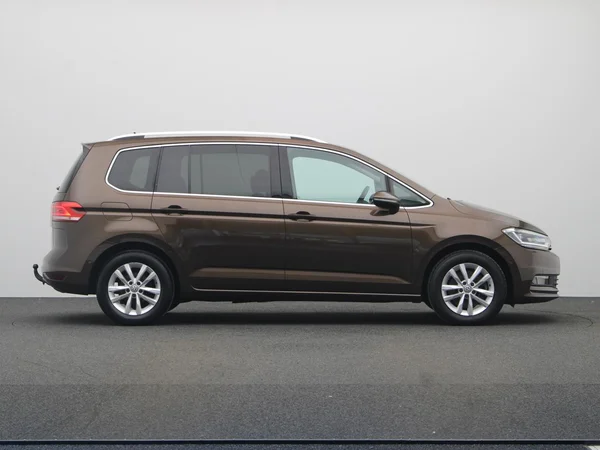 VOLKSWAGEN Touran (2017) — foto 21 van 23