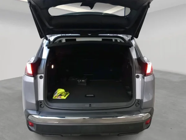 Peugeot 3008 (2021) — foto 18 van 20