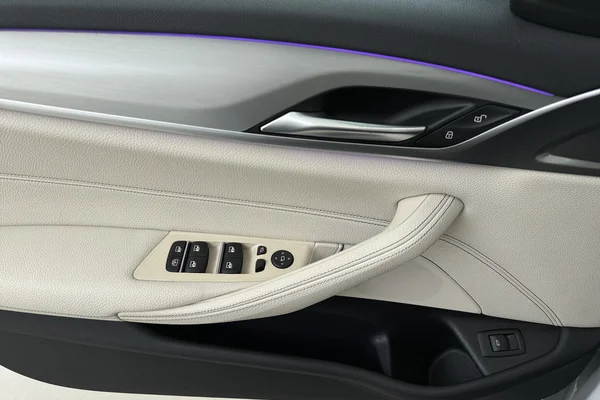 BMW 5 (G30) (2019) — foto 8 van 19