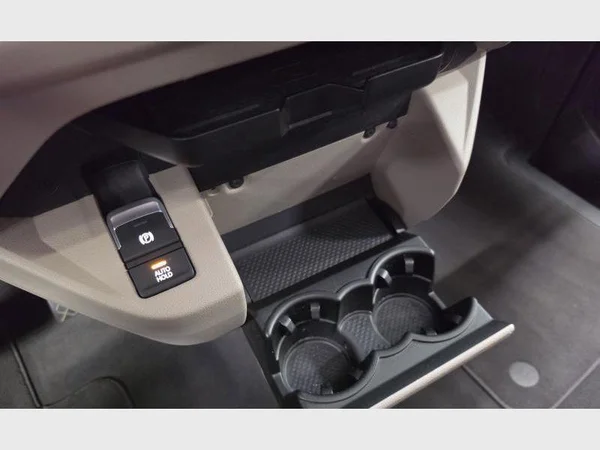 Volkswagen Multivan T7 Long (2025) — foto 22 van 37