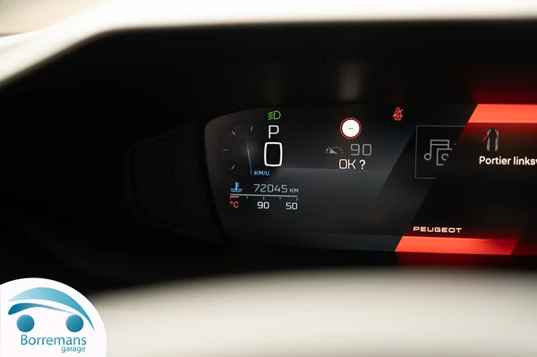 Peugeot 308 (2023) — foto 3 van 60