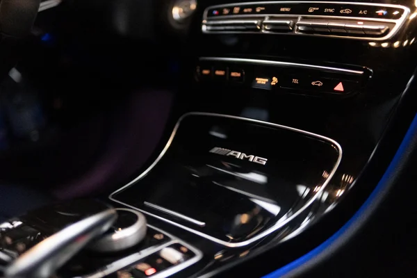 Mercedes-Benz C-Klasse (2019) — foto 13 van 23