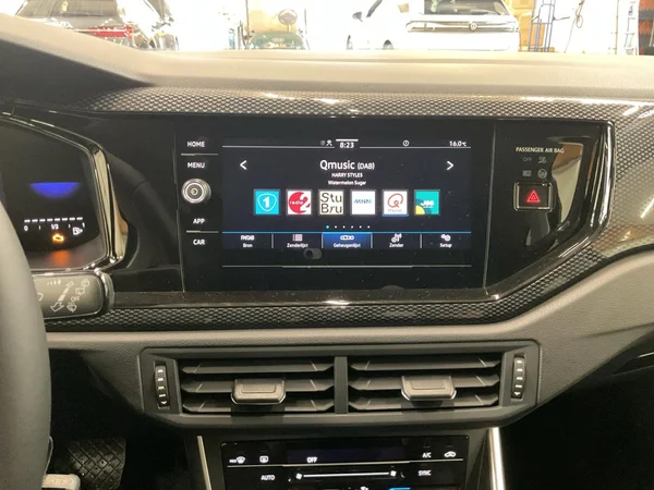 VOLKSWAGEN Polo (2025) — foto 10 van 22