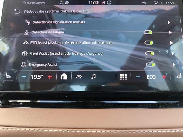 SKODA Enyaq Coupé (2025) — foto 17 van 37