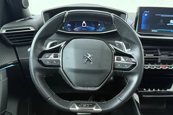 Peugeot 2008 (2023) — foto 2 van 32