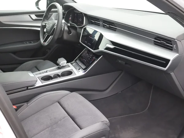 Audi A6 (2024) — foto 17 van 23
