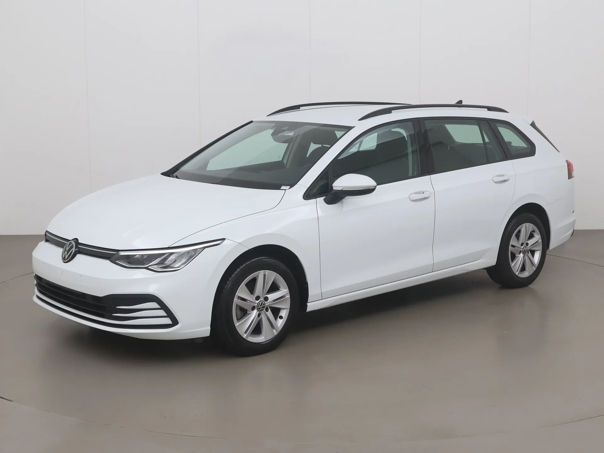 volkswagen golf viii variant 1121_303010_2023