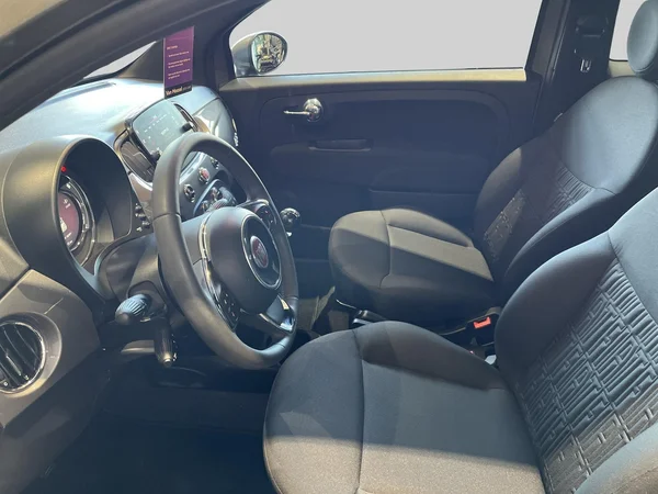 Fiat 500C (2023) — foto 16 van 17