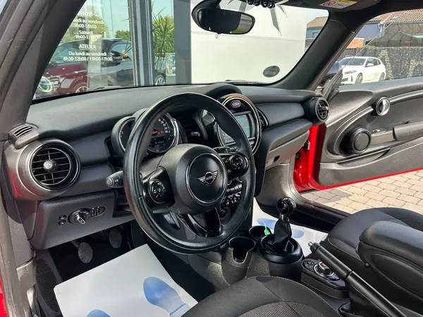 Mini One (2018) — foto 19 van 20