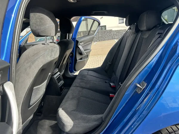Bmw 118 (2017) — foto 6 van 19