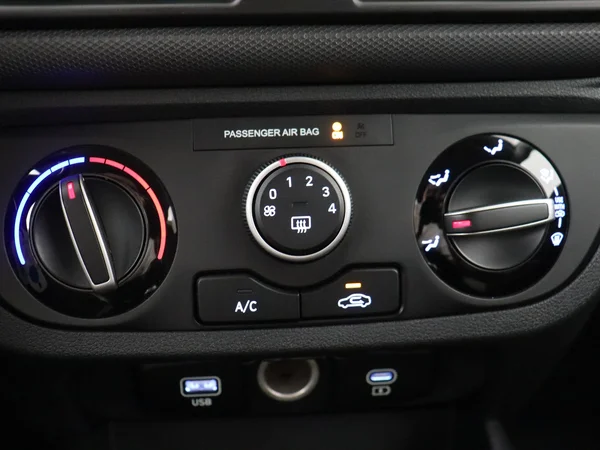 HYUNDAI i10 (2025) — foto 17 van 25