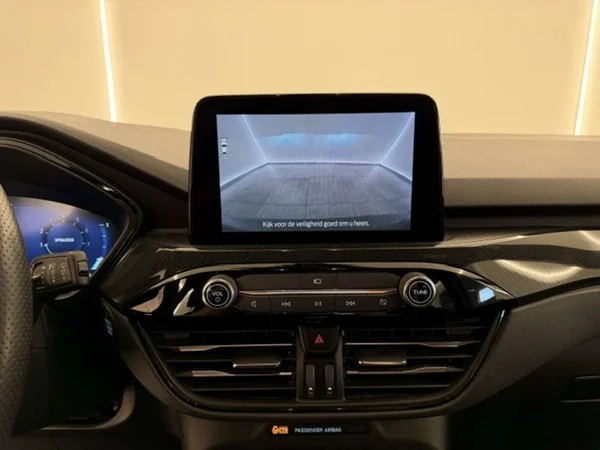Ford Kuga (2023) — foto 8 van 24